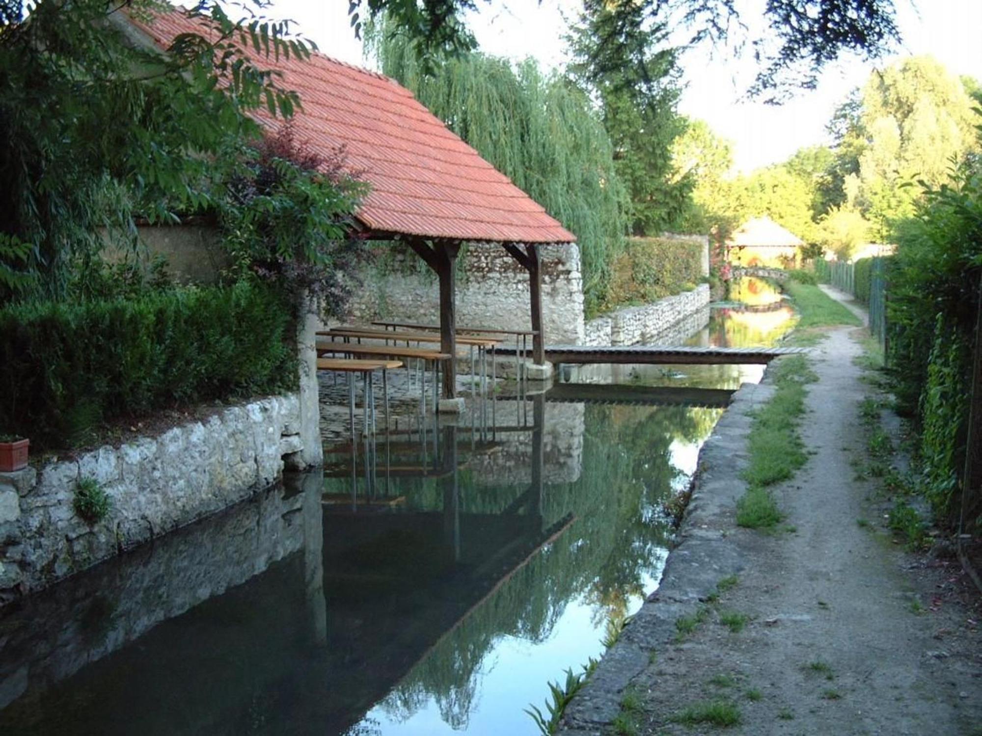 Charme Au Coeur Des Chateaux De La Loire Avec Wifi - Fr-1-590-305 Bed and Breakfast Tavers Eksteriør billede